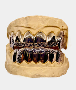 Two-Tone Grillz With Diamond Cut Tips And Extended Fangs Top & Bottom Set